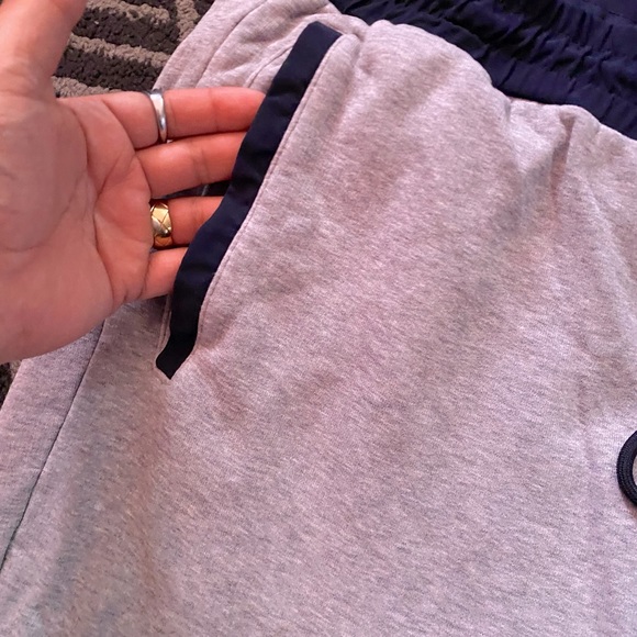 Men’s Theory jogger sweatpants - Picture 1 of 5